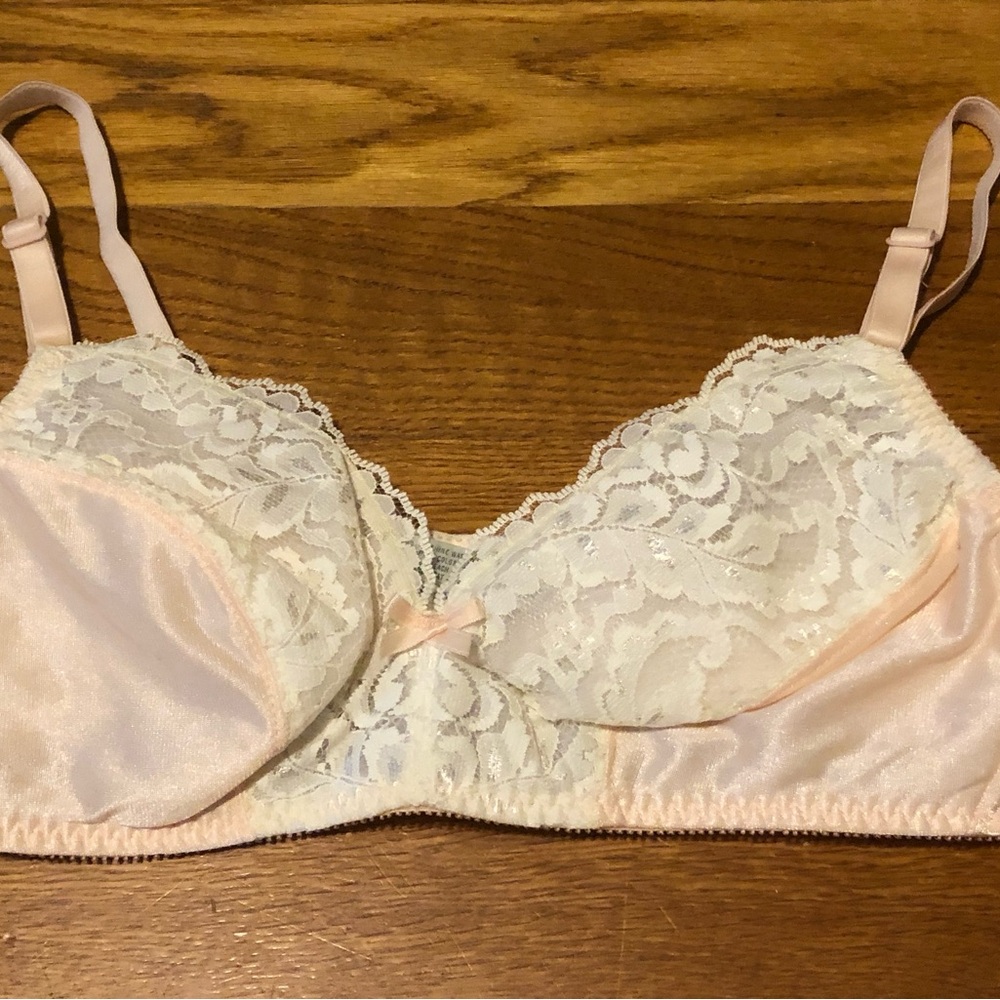 Vassarette Bra Size 36C Style 72-152 Pale Pink White Lace No Underwire